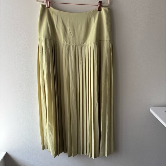 Fendi Pleated Skirt in Light Green Sz 46/US10 new - Picture 1 of 9